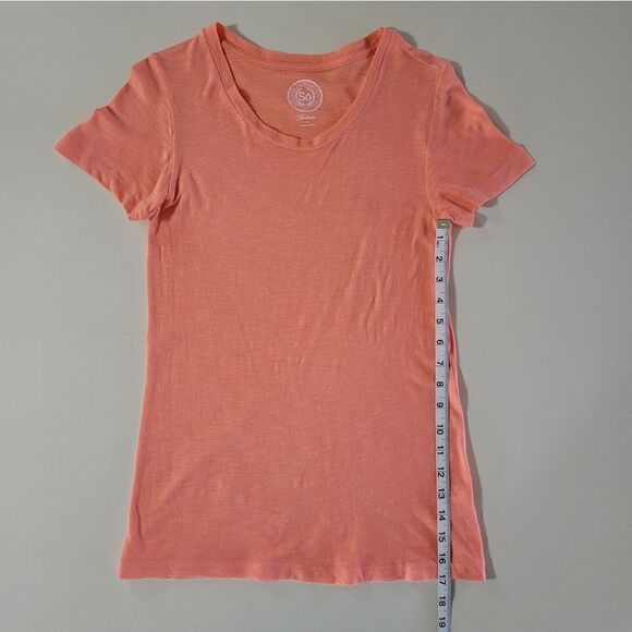 SO® Women's Orange Scoop-neck Short Sleeve Pullover Tee - Picture 5 of 9